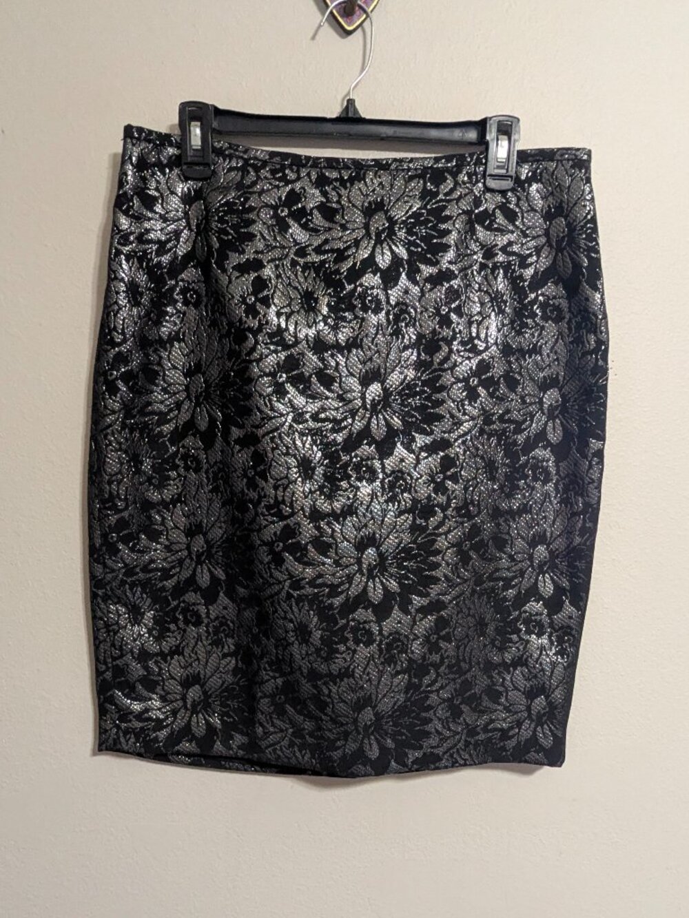 Calvin Klein Metallic Silver & Black Floral Skirt Size 12 NWT